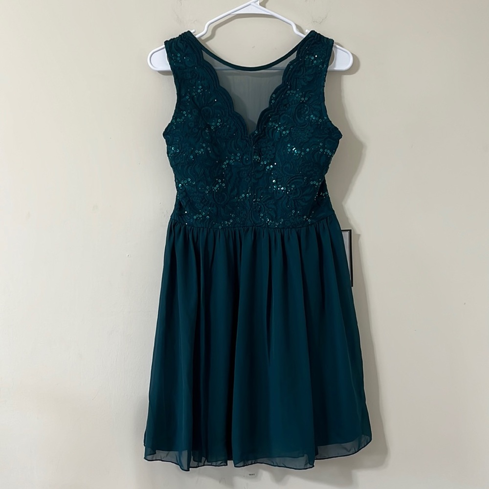 NEW Macy’s Speechless Emerald Green Sequin Lace Fit & Flare Formal Dress Size 13 - Picture 2 of 10
